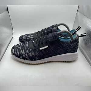 Reebok women’s black sneakers size 9